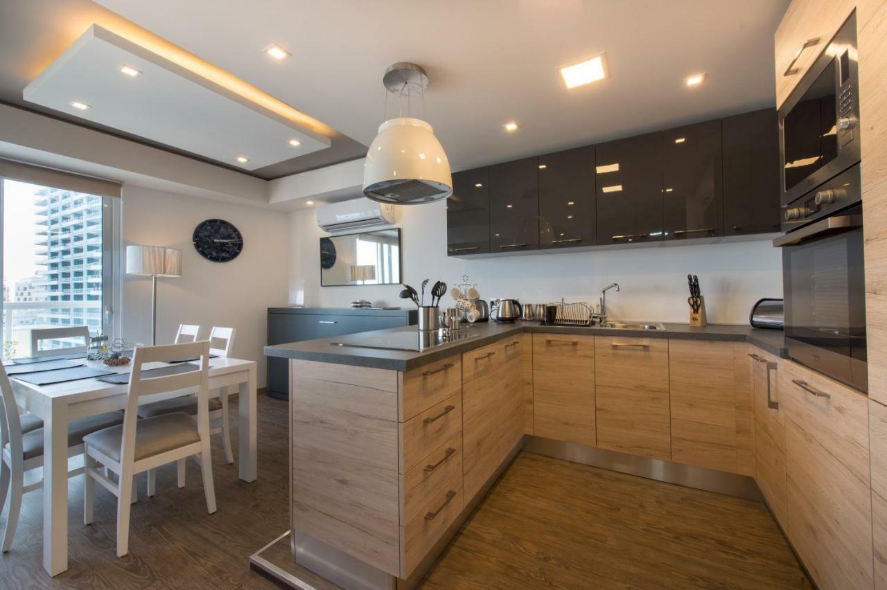 Stylish Seaview Apartment In A Prime Location 斯利马 外观 照片